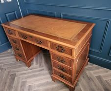 Amtique Desk