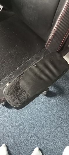 Secretlab Titan Gaming Chair Black Leather + Leather Repair Kit Included