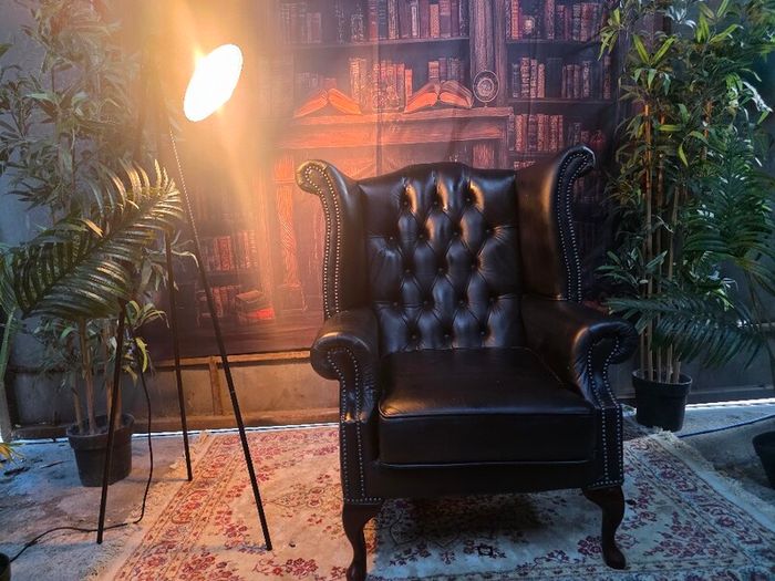black Anne Queen chesterfield