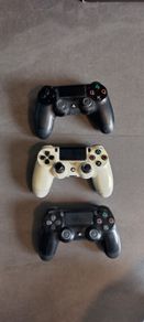 Broken Playstation 4 controllers x 3