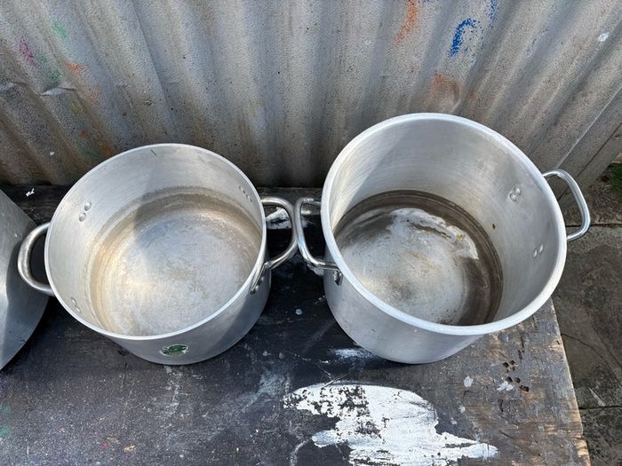 3 Aluminium catering kitchen large pots x3