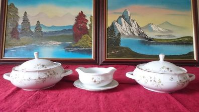 Vintage TK Thun Czechoslovakia Pair Of Porcelain Gold Gilt Tureen With Lid And Gravy Boat And Saucer