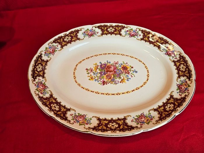 Large, beautiful oval serving platter by Arklow Pottery (Larne pattern / No. 2384) - Vintage from Ireland