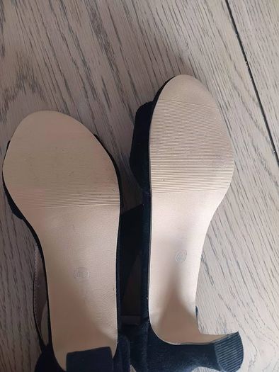 Elegant Black Peep-Toe Shoes