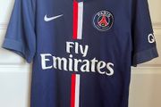 Jersey Paris Saint - Germain. Fly Emirates. Authentic club jersey. Size Small / medium Adult. Excellent Condition