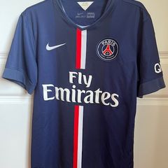 Jersey Paris Saint - Germain. Fly Emirates. Authentic club jersey. Size Small / medium Adult. Excellent Condition