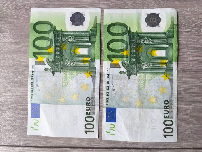 Rare 100 euro T Duisenberg banknotes 2002