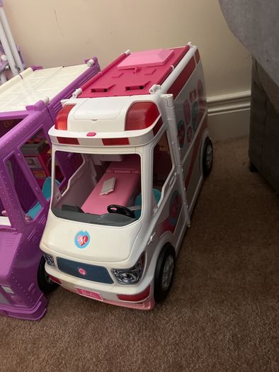 Barbie food truck and ambulance