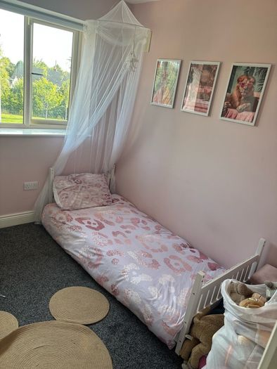 Toddler bed