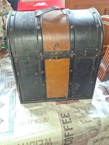 Beautiful Vintage Dome Top Wine Trunk Box 60s or 70s, Postage Available or Collection,