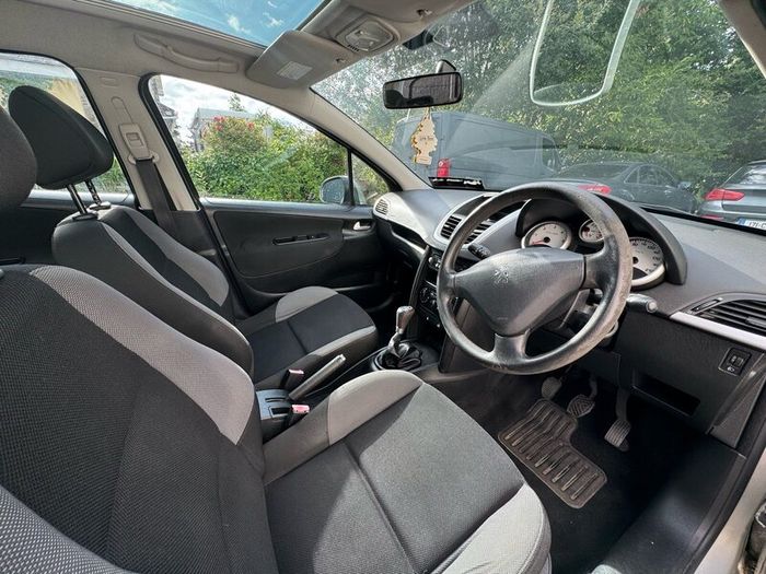 Peugeot 207 Biarritz 1.4 5 Door 2009