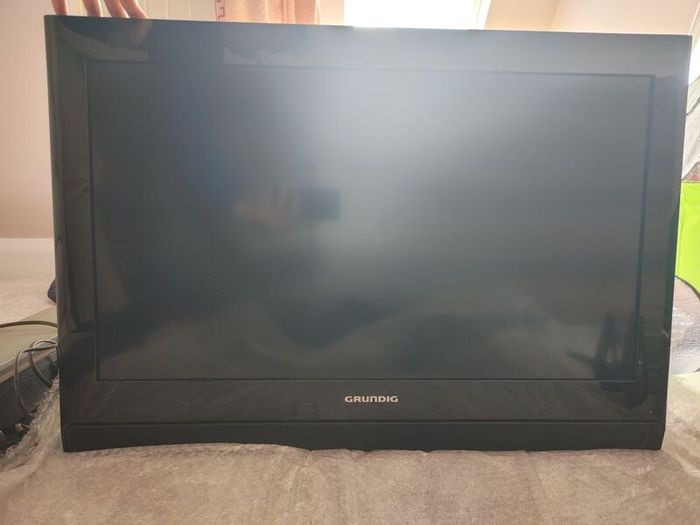 Grundig 32 inch HDTV