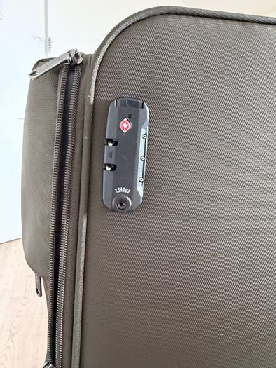 Rock Georgia Large Suitcase 114L Brand New