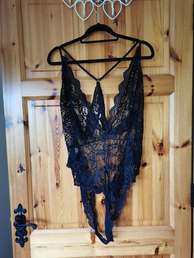 BNWT Beautiful Red Bodysuit / Lingerie size 18/20 (stretchy)