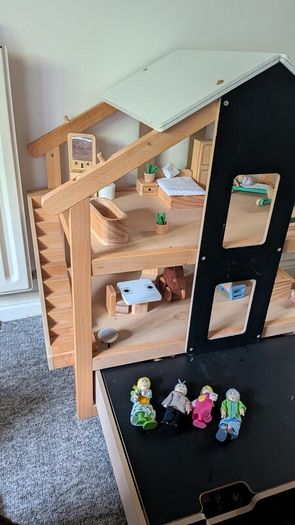 Tidlo Wooden Dollhouse