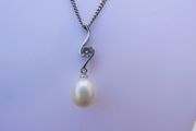 Sterling Silver 925 Freshwater Pearl &amp; Cubic Zircon Pear Pendant length 16" / 3,96g