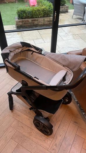 Nuna Demi Grow - complete travel system