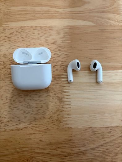 Apple AirPods 4 (ANC)