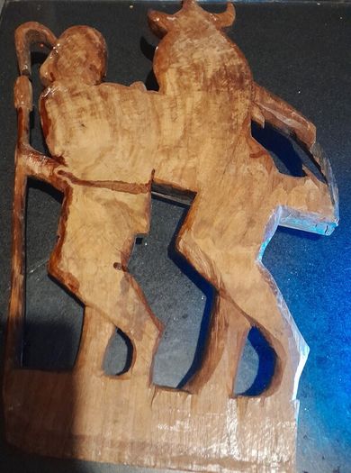 Hand carved wooden decor 47cm