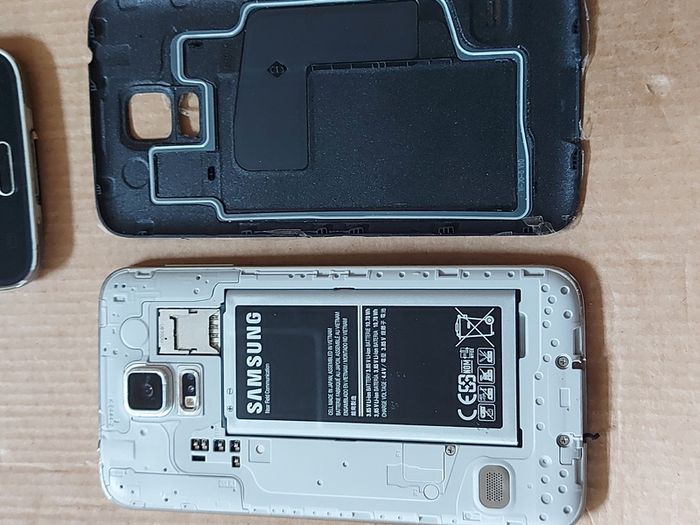 Samsung Galaxy S5, 16GB HDD, 4GB Ram,  3 network possibly, excellent cosmetic condition and working fine