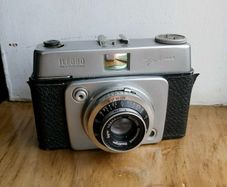 Vintage Ilford Sportsman Film Camera