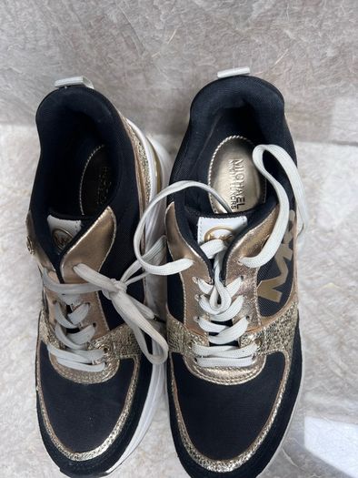 trainers MK