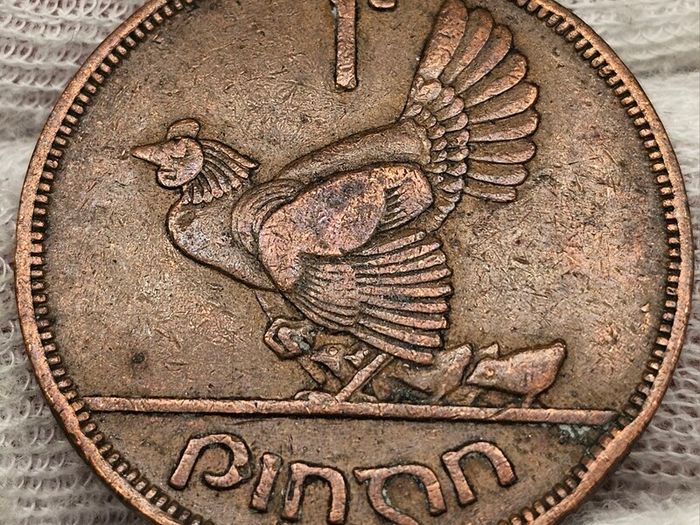 Ireland 1942 1d Penny V Mint Error at Missing Chick