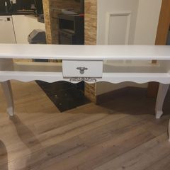 Console table