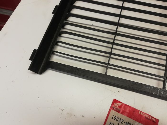 Honda VF700 VF750 Magna Radiator grill NEW
