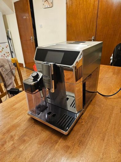 De'Longhi Primadonna Elite Experience Premium Coffee Machine