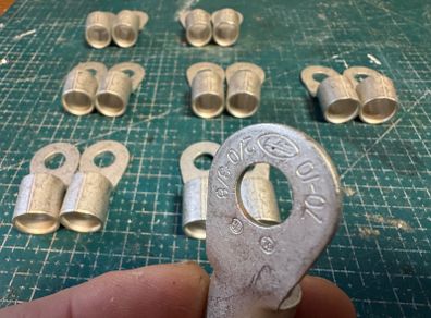Flexi 70 mm sqr core cable lug with 10 mm hole, pair