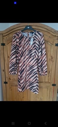BNWT Brown Animal Print Dress by Friends Like These. Size 16