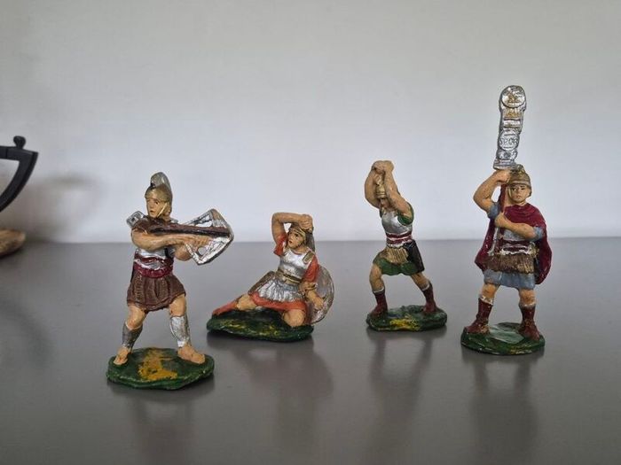 Vintage Plastiklc Roma Soldiers