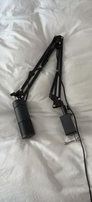 solo cast 2 hyperx mic with boomarm