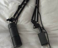 solo cast 2 hyperx mic with boomarm