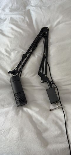 solo cast 2 hyperx mic with boomarm