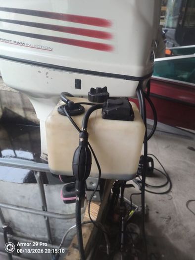 Evinrude 225  Only 350 hrs  XL shaft