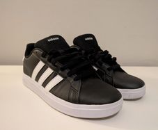 Black Adidas Runners UK 5.5