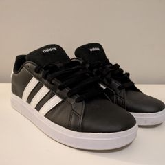 Black Adidas Runners UK 5.5