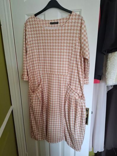Ladies dress