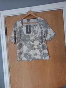 Vera Moda Top. S. S- 10/12.   B.n.w.t