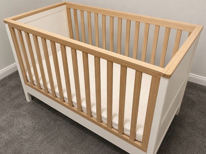 Mamas and Papas Cot / Cot Bed Harwell