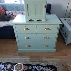 chest of drawers