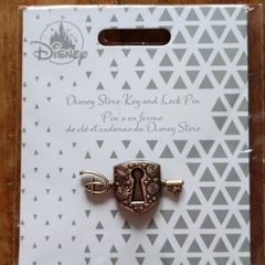 Disney store key and lock pin