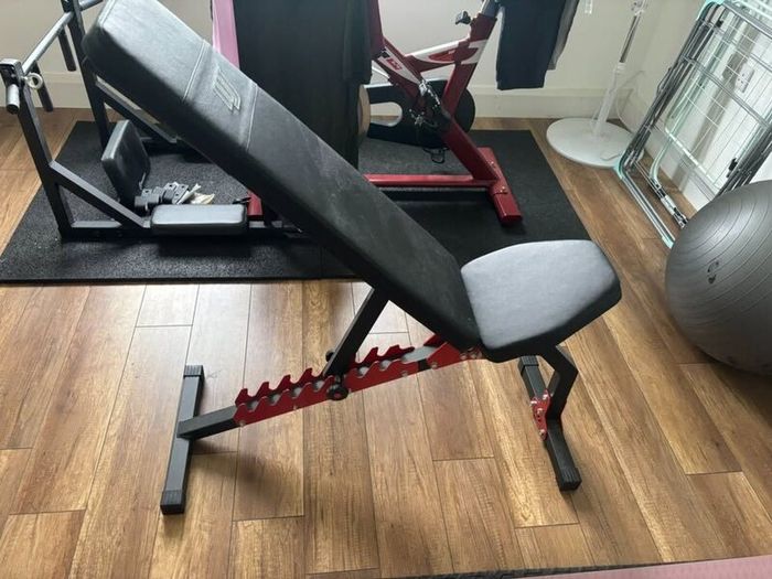Adjustable Weight Training Bench