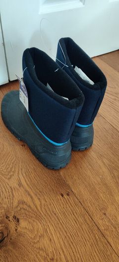 Quechua Kids' Warm Waterproof Snow Hiking Boots Size 34/35 (Model SH100) from Decathlon.