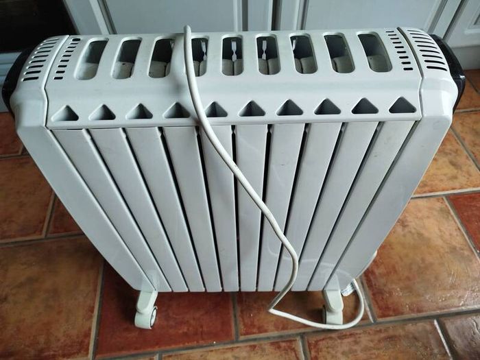 Electric oil radiator