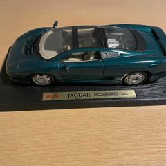 Jaguar XJ220