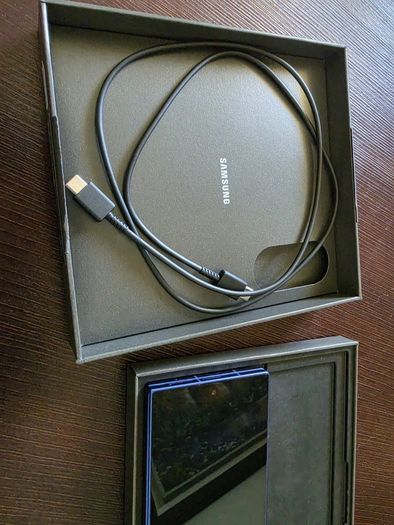 Samsung Galaxy Z Fold7 512GB - Never Used - Mint - Samsung Warranty