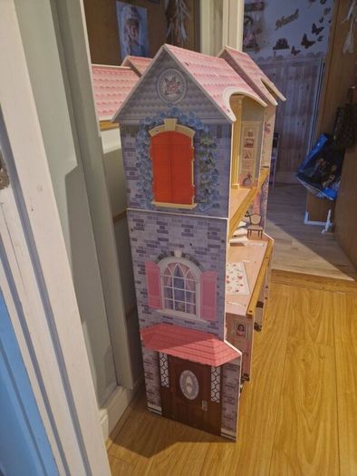 Doll house